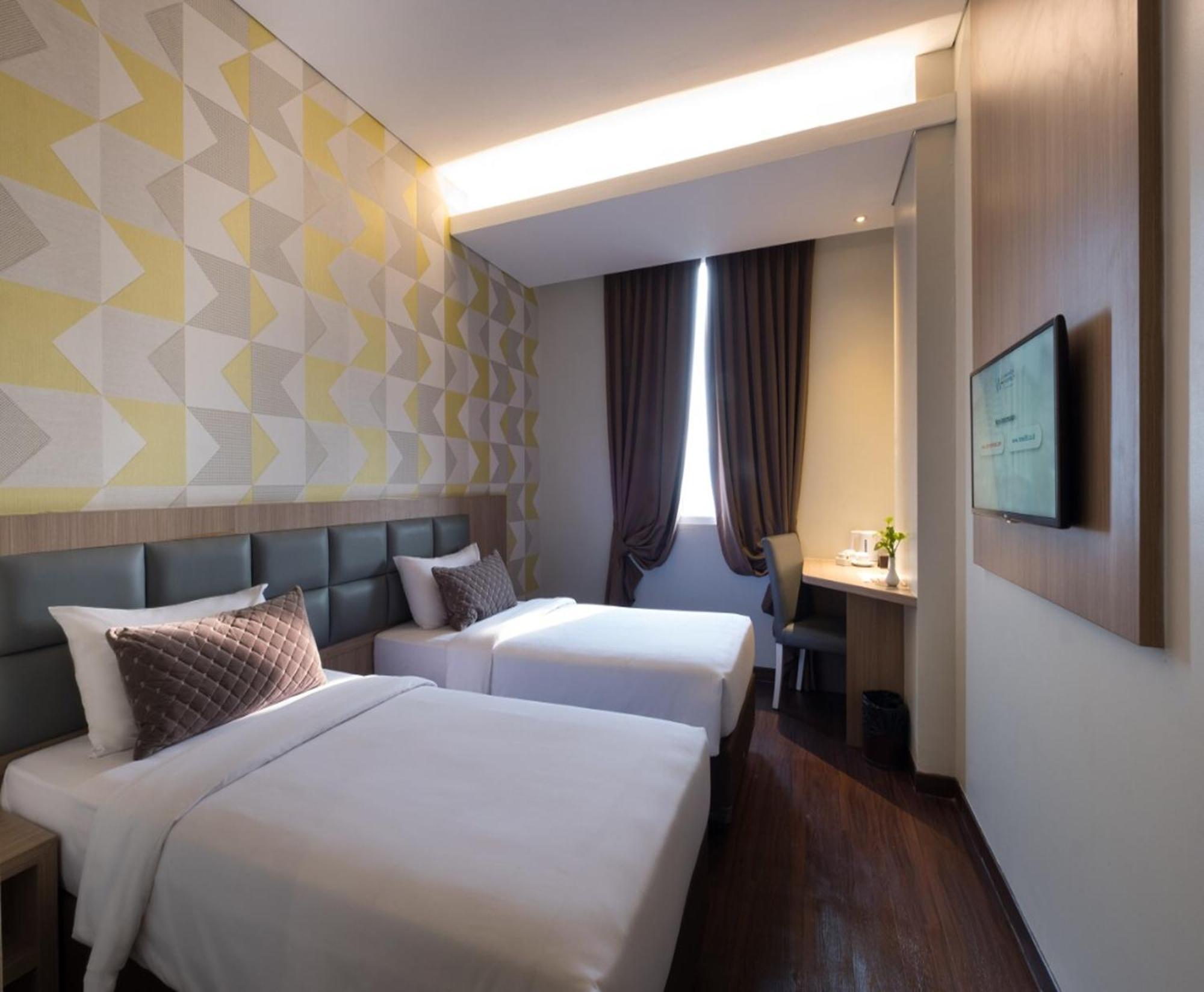 Hotel 88 Itc Fatmawati Jakarta By Wh Экстерьер фото