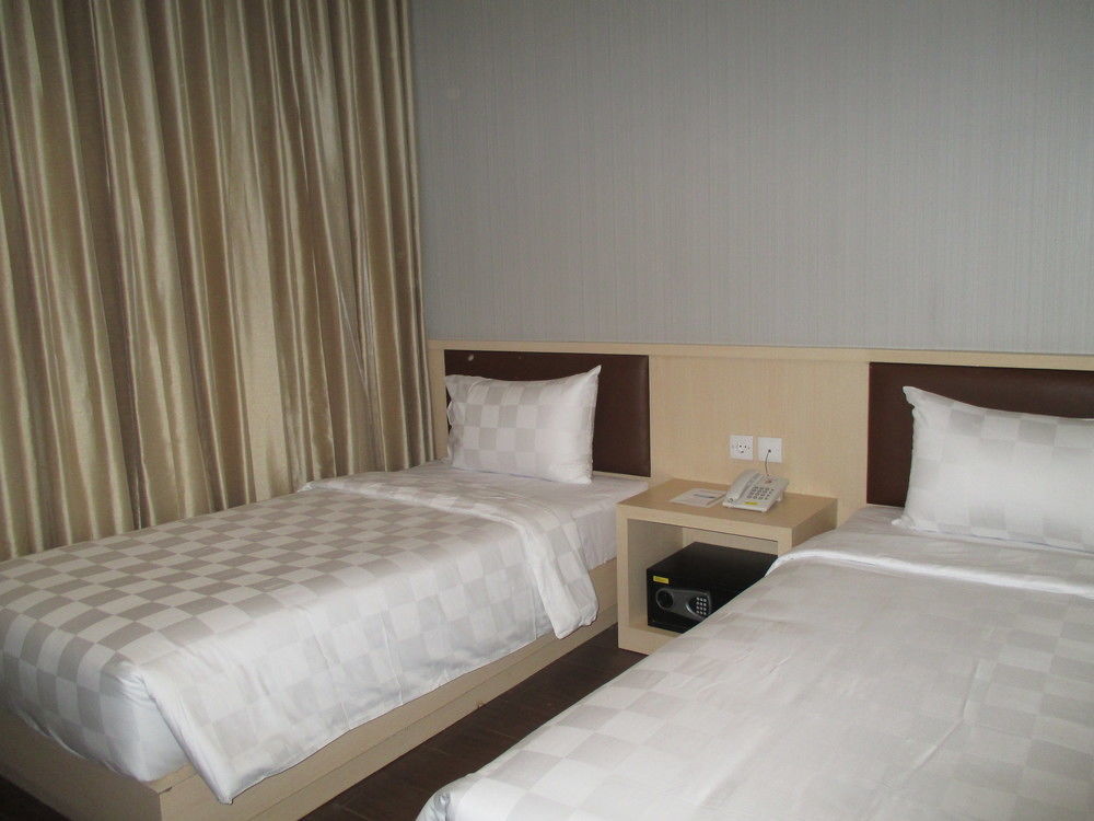 Hotel 88 Itc Fatmawati Jakarta By Wh Экстерьер фото