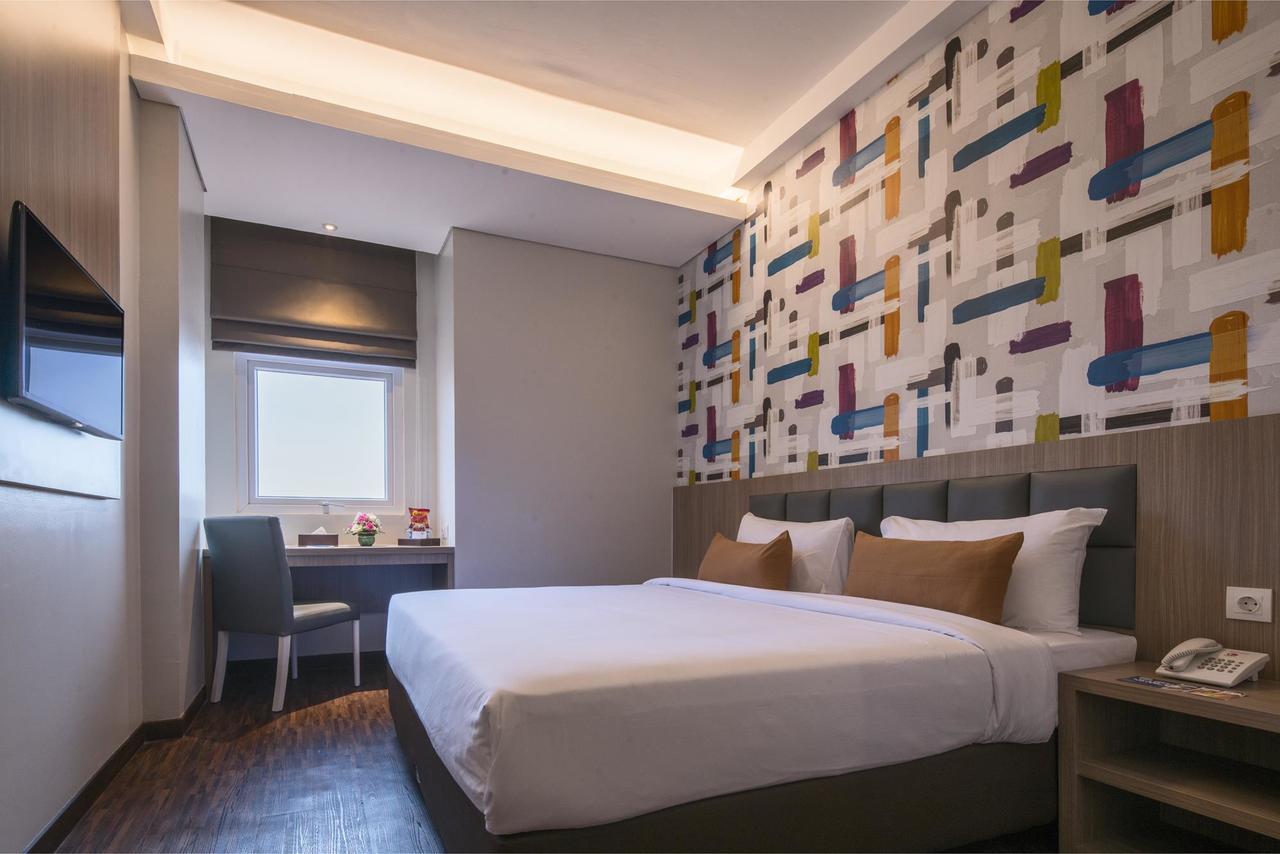 Hotel 88 Itc Fatmawati Jakarta By Wh Экстерьер фото