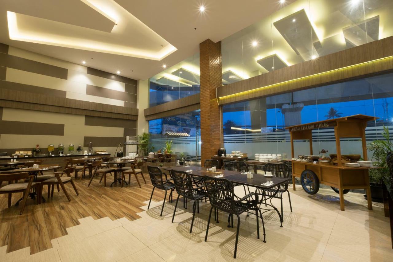 Hotel 88 Itc Fatmawati Jakarta By Wh Экстерьер фото
