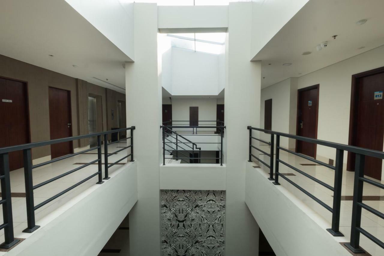 Hotel 88 Itc Fatmawati Jakarta By Wh Экстерьер фото