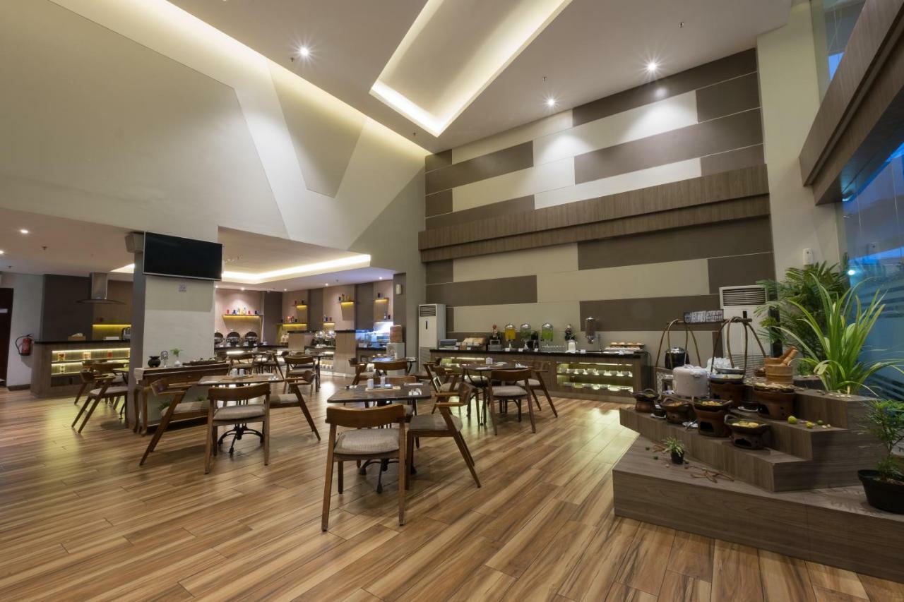 Hotel 88 Itc Fatmawati Jakarta By Wh Экстерьер фото