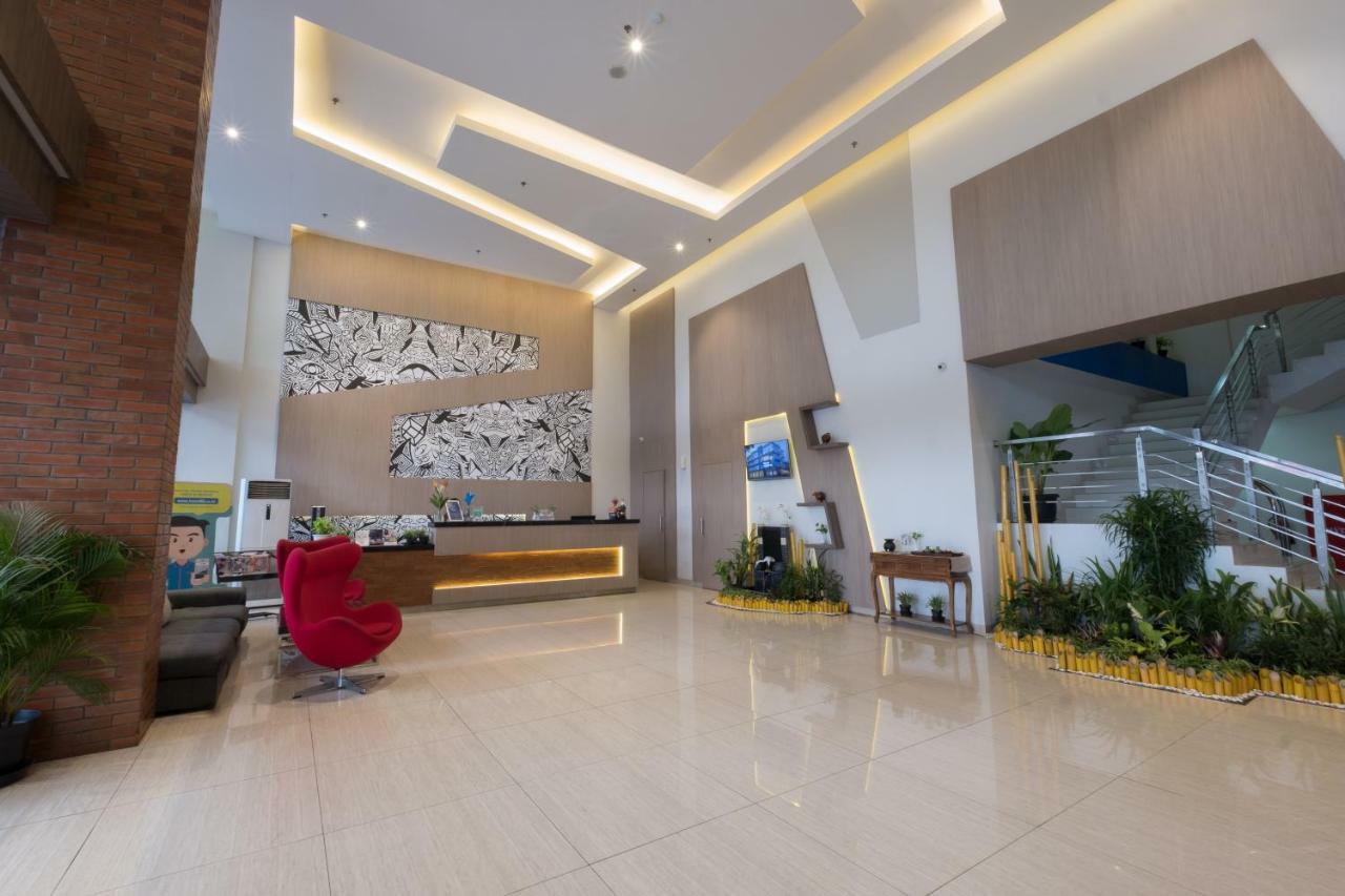 Hotel 88 Itc Fatmawati Jakarta By Wh Экстерьер фото